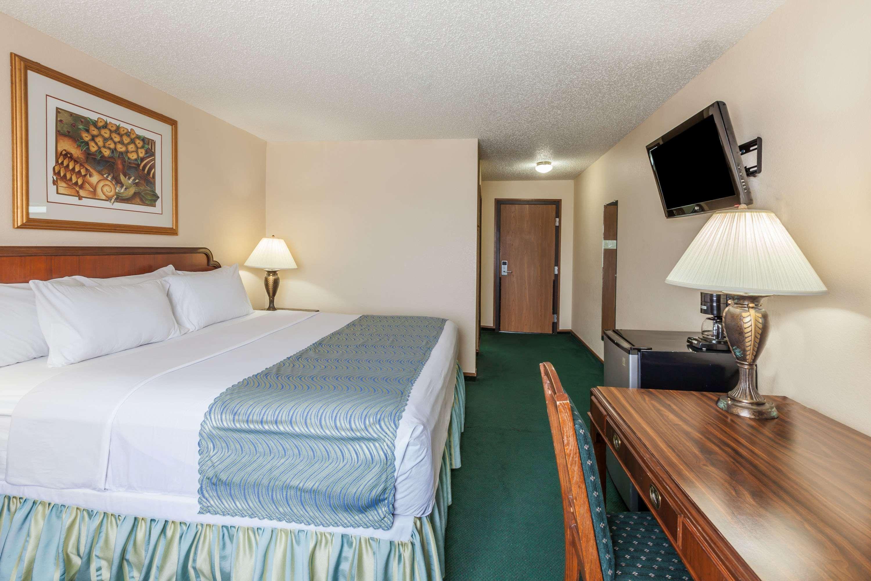 Super 8 By Wyndham Irving Dfw Airport/South Hotel Exterior foto