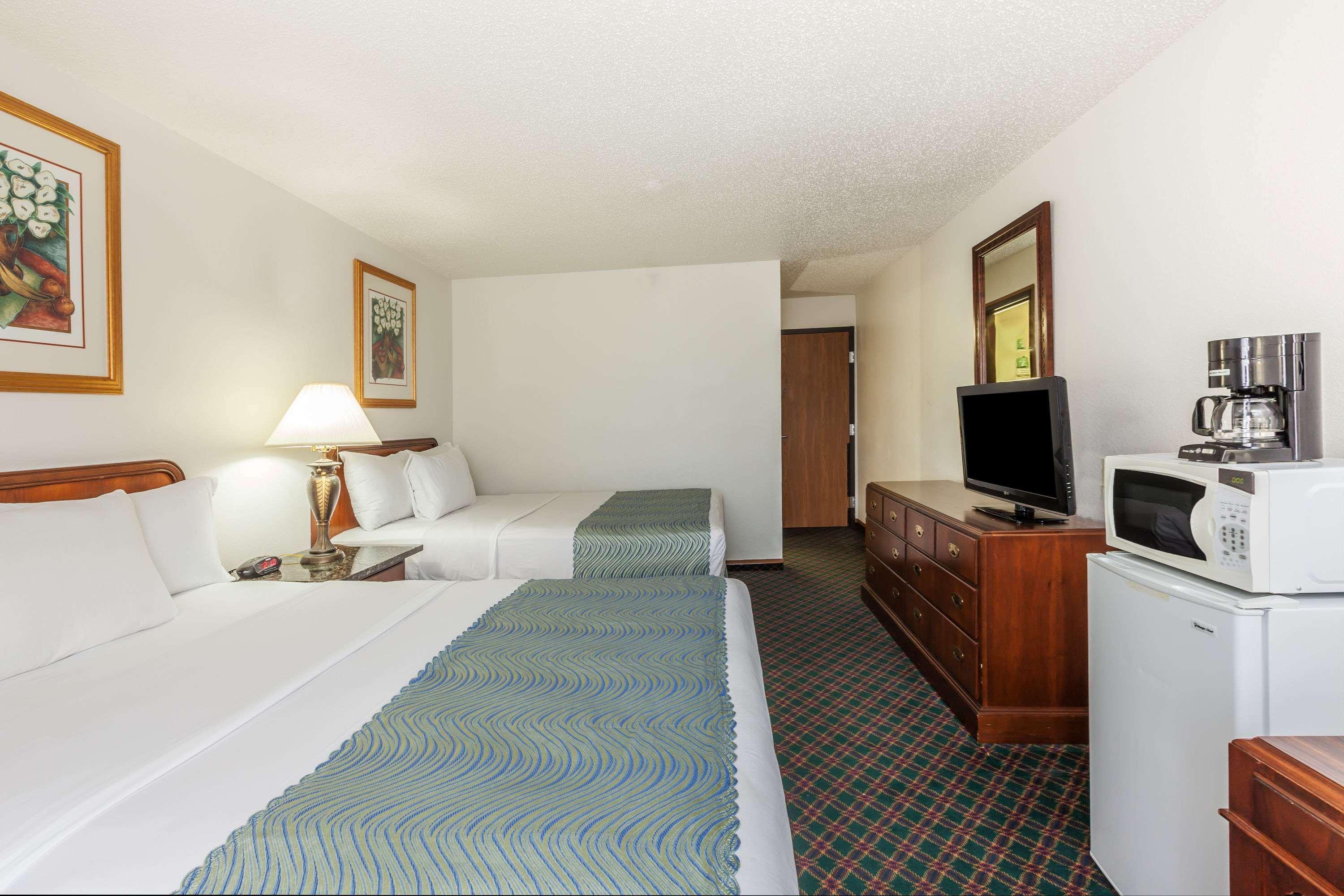 Super 8 By Wyndham Irving Dfw Airport/South Hotel Exterior foto