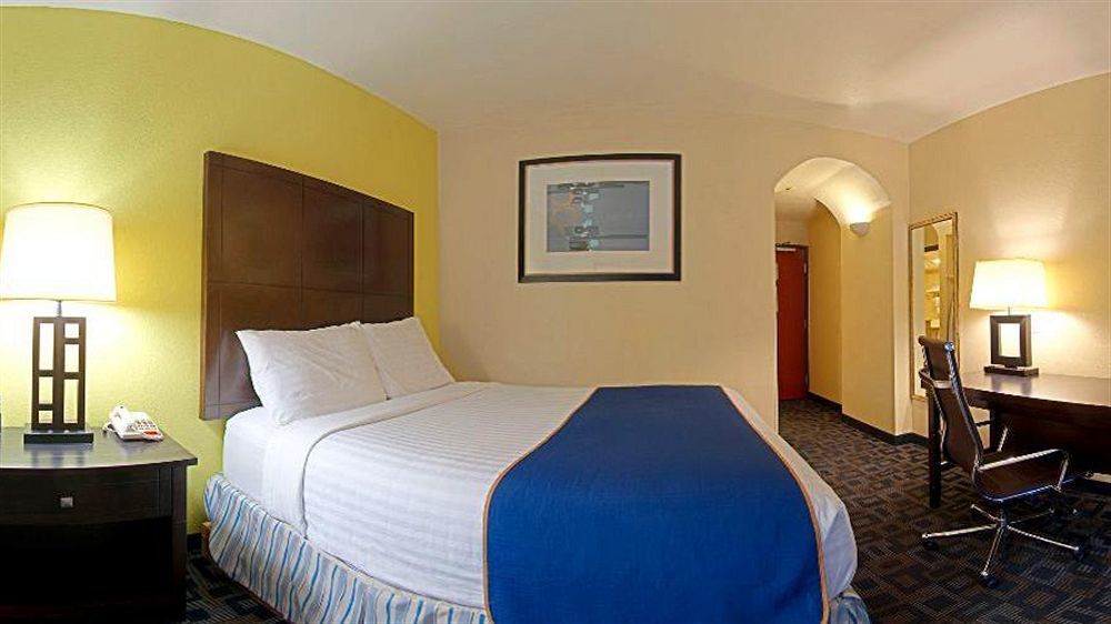 Super 8 By Wyndham Irving Dfw Airport/South Hotel Exterior foto
